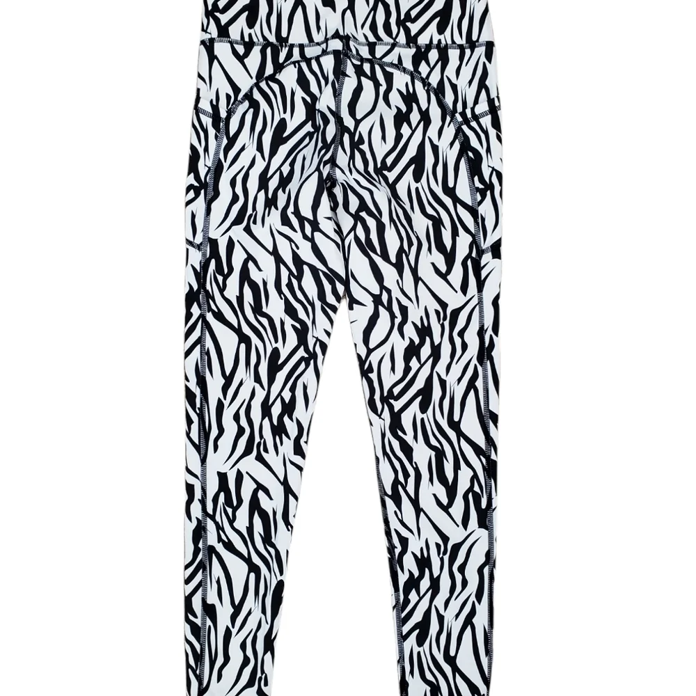 Zyia • Safari Pocket Brilliant Leggings